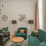 Apartment With Private Terrace - Near Gellert Thermal Bath