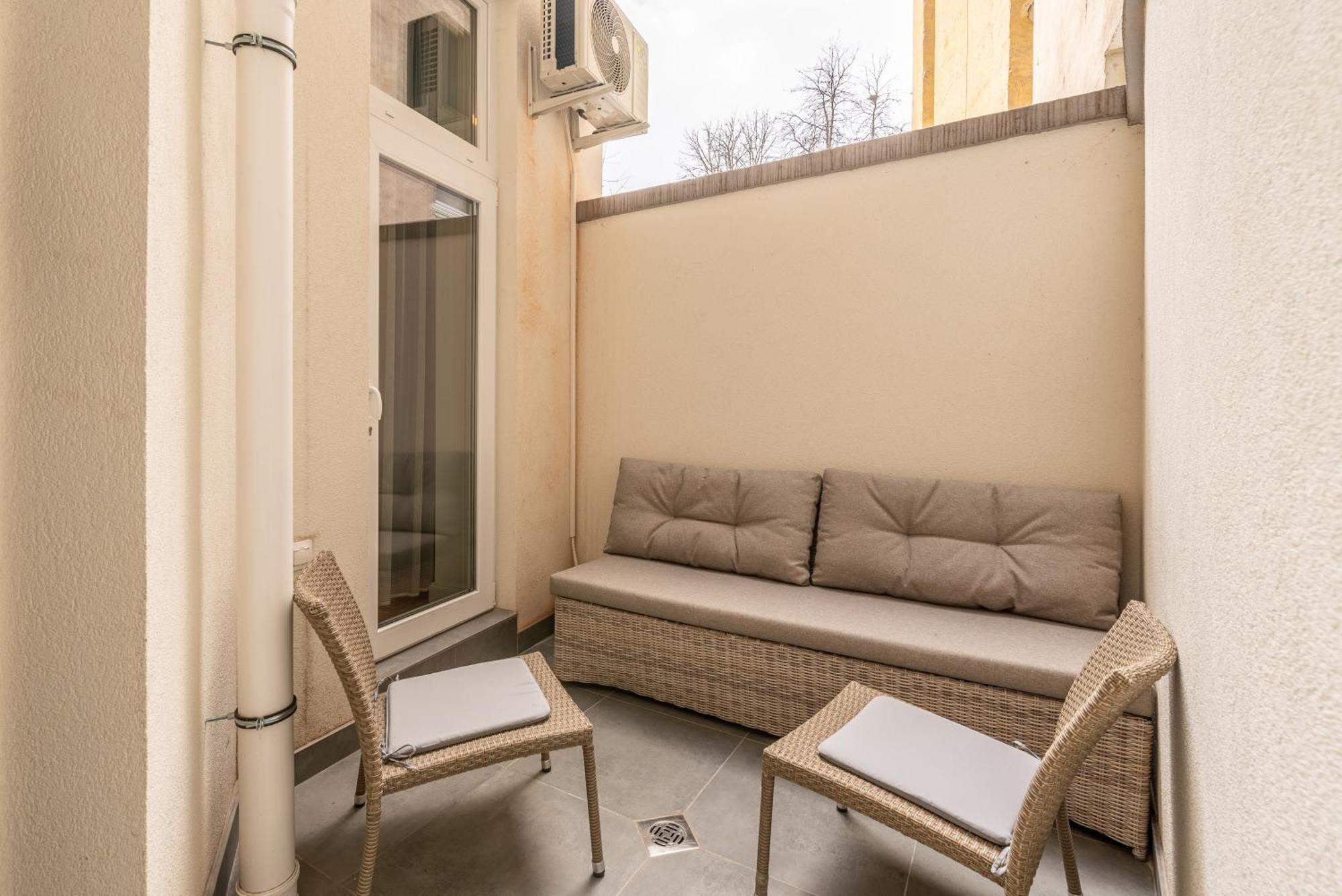 With Private Terrace - Near Gellert Thermal Bath * Budapeszt